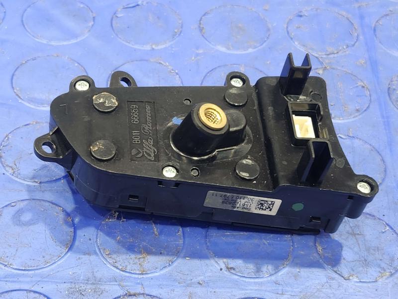2018 Alfa Romeo Giulia Combination Switch