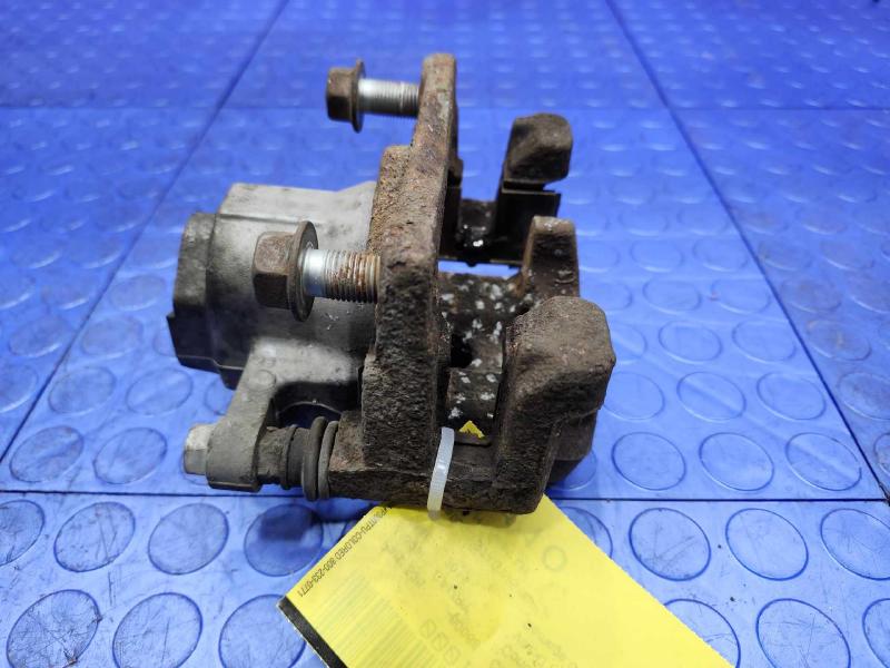 2015 Toyota Camry Caliper