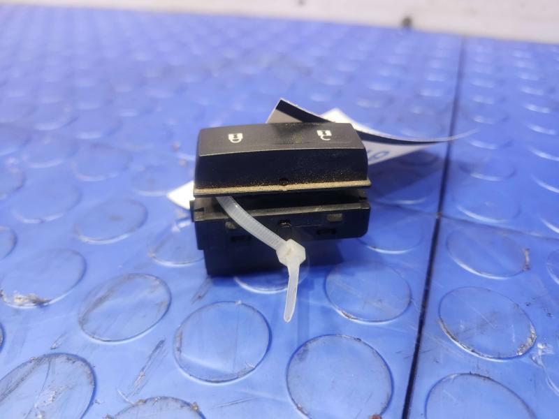 2019 Chevrolet Silverado 3500 Door Switch Front