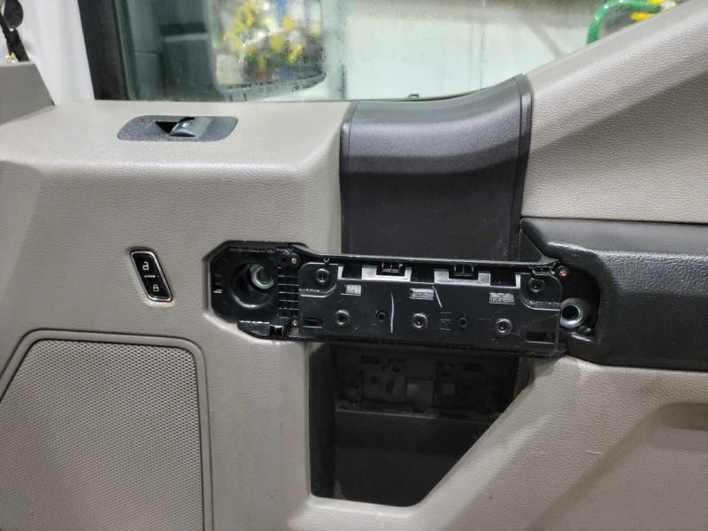 2016 Ford F-150 Front Door Trim Panel
