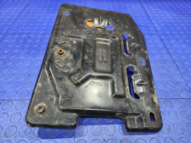 2010 Chevrolet Tahoe Battery Tray