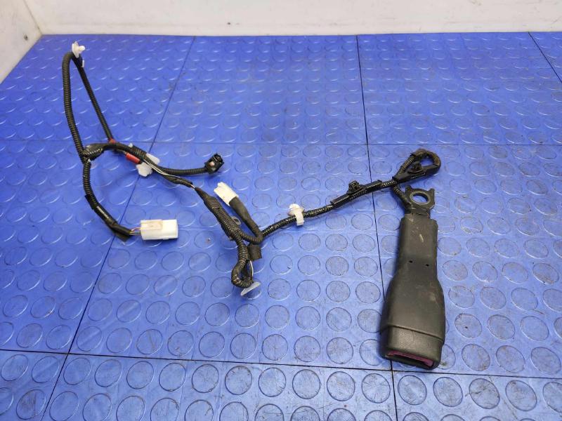 2013 Lexus GS 350 Front Seat Belt