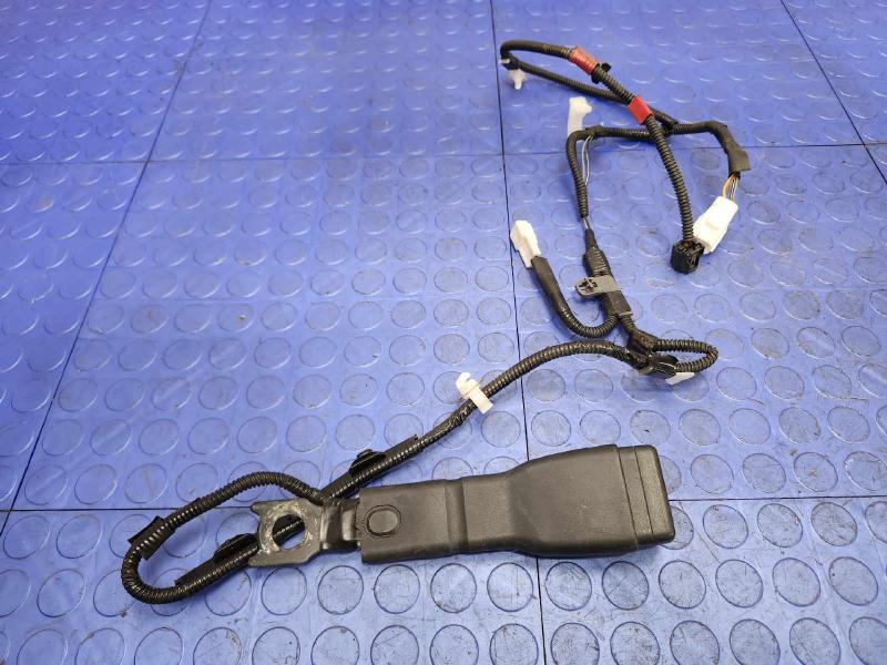 2013 Lexus GS 350 Front Seat Belt