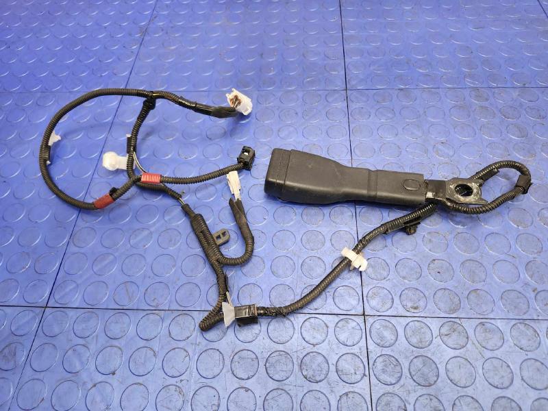 2013 Lexus GS 350 Front Seat Belt