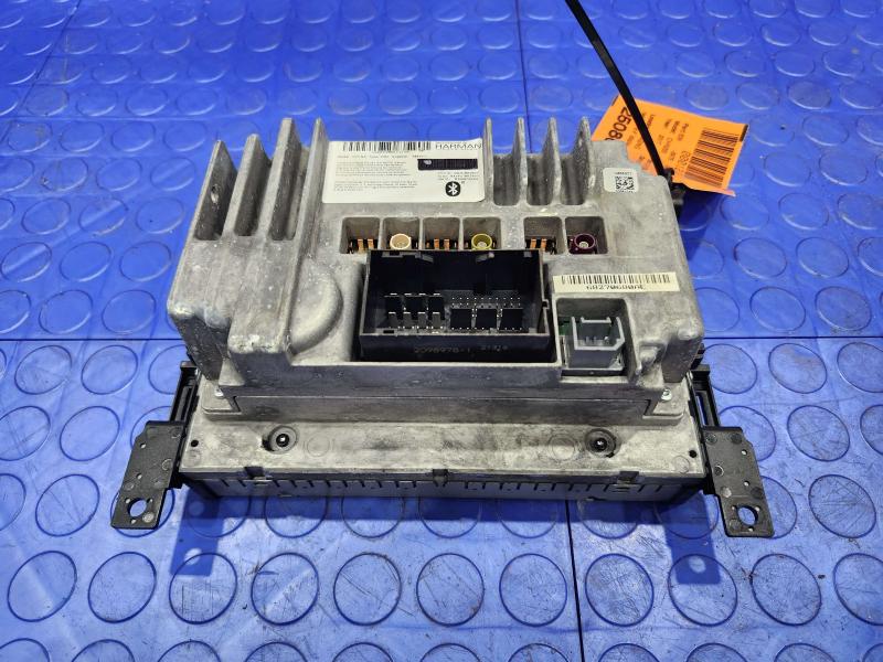 2017 Chrysler 200 8.4" Radio Receiver Display Screen Assembly w/o Navigation OEM 68270680AE