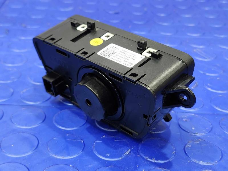 2017 Audi Q7 Headlight Switch (Dash Mtd)