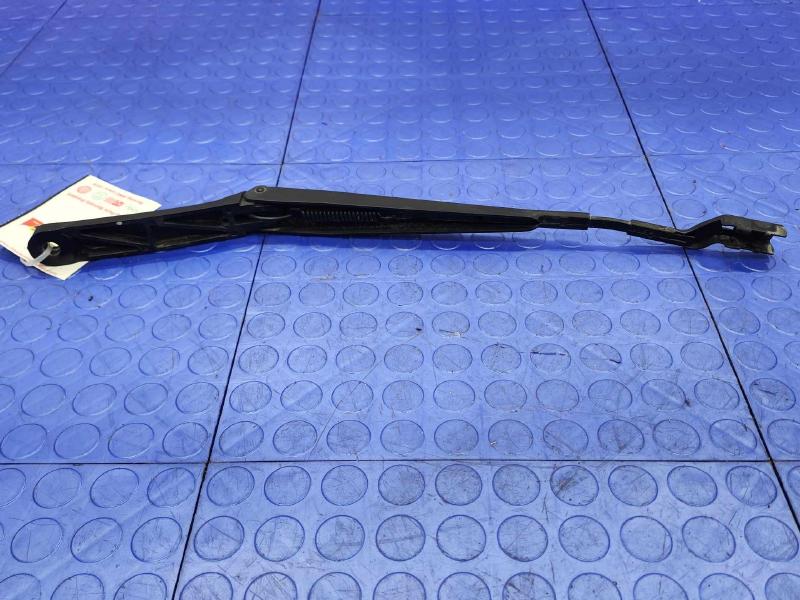 2014 Volkswagen Beetle Wiper Arm