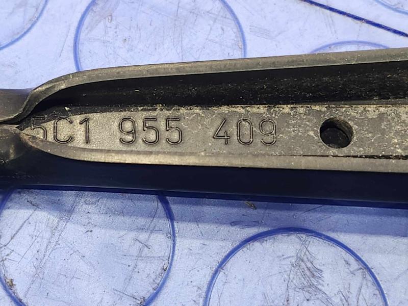 2014 Volkswagen Beetle Wiper Arm