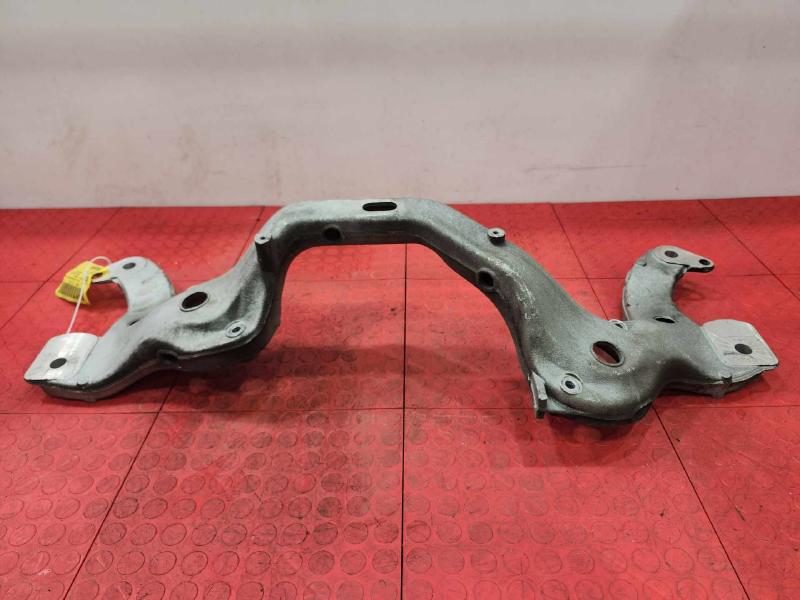 2004 Porsche Cayenne Crossmember/Cradle/Undercarria