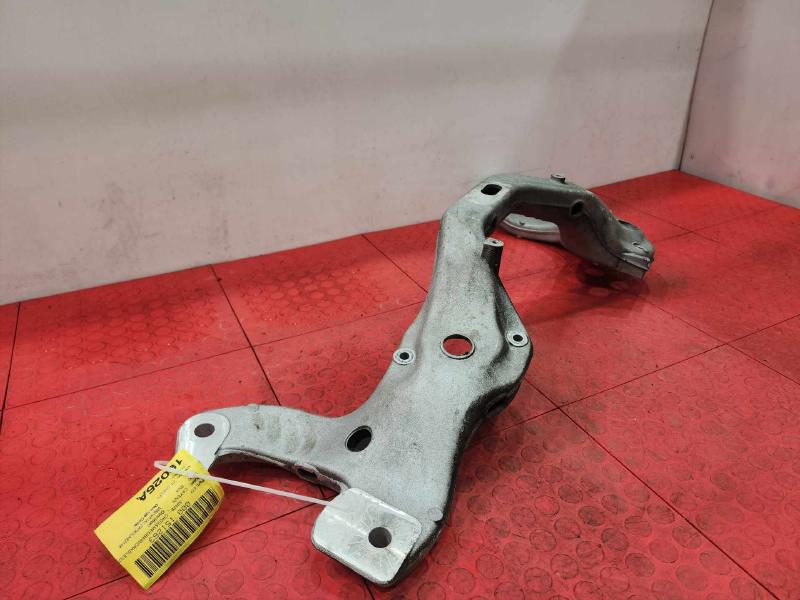 2004 Porsche Cayenne Crossmember/Cradle/Undercarria