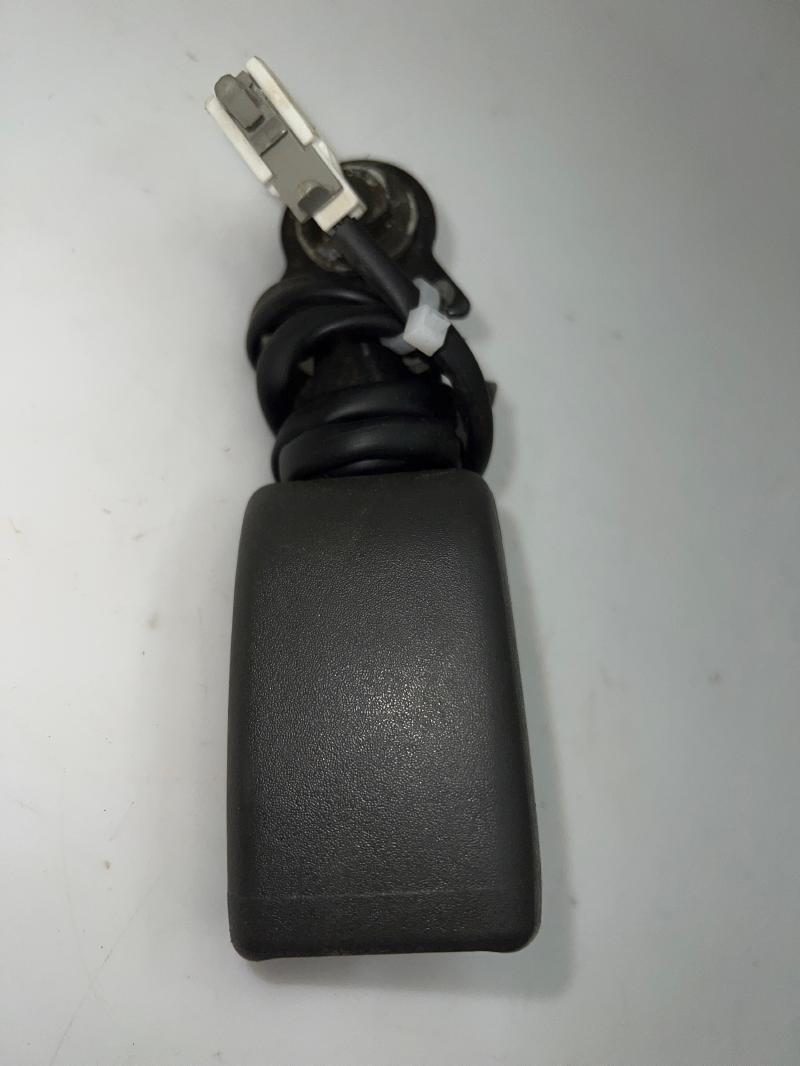 2005 Nissan Frontier Front Seat Belt