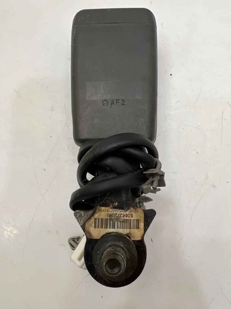 2005 Nissan Frontier Front Seat Belt