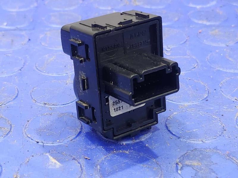 2021 Nissan Sentra Door Switch Front