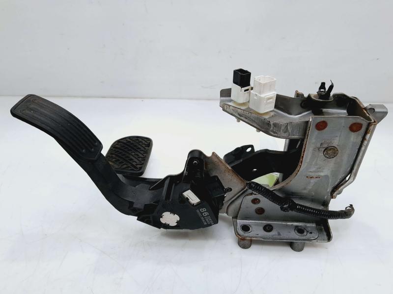 2015 Nissan Sentra Pedal Assembly