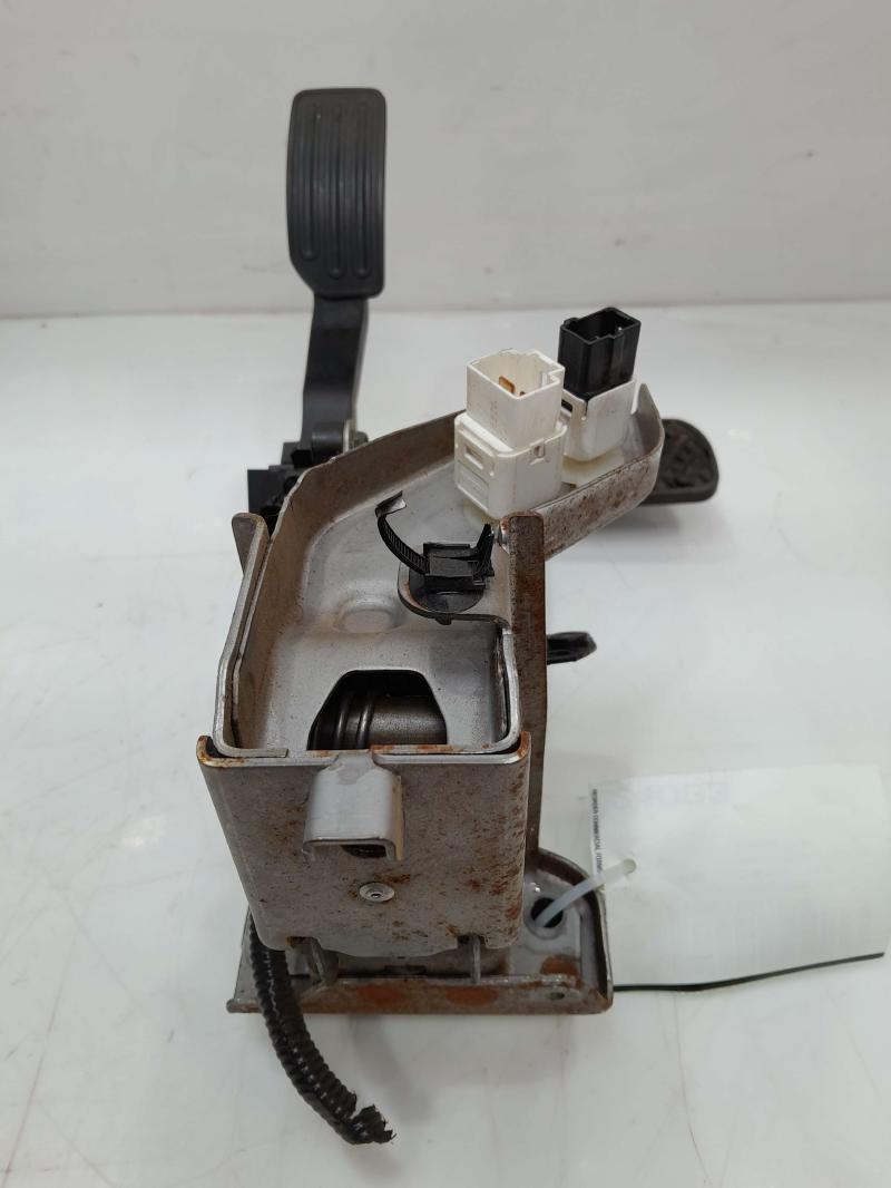 2015 Nissan Sentra Pedal Assembly