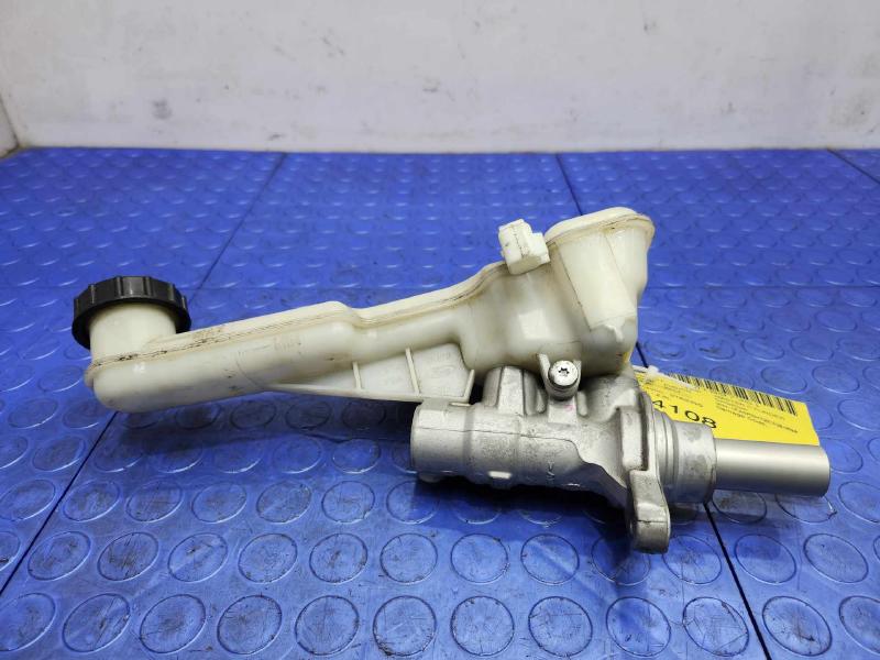 2013-2016 Ford Fusion Brake Master Cylinder Assembly Genuine OEM DG9Z2140A