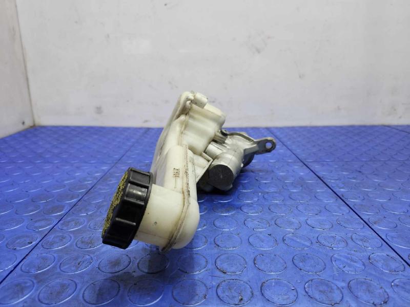 2013-2016 Ford Fusion Brake Master Cylinder Assembly Genuine OEM DG9Z2140A