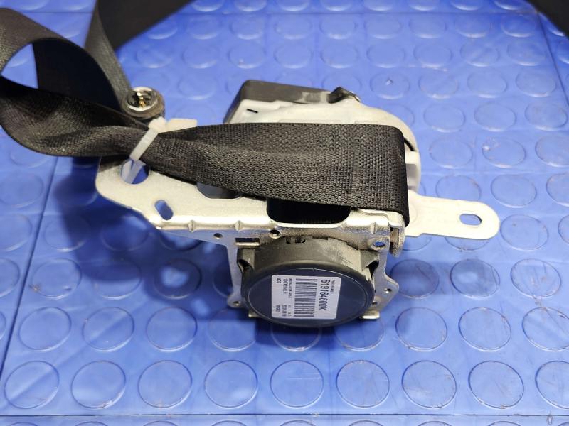 2015 Toyota Prius Front Seat Belt