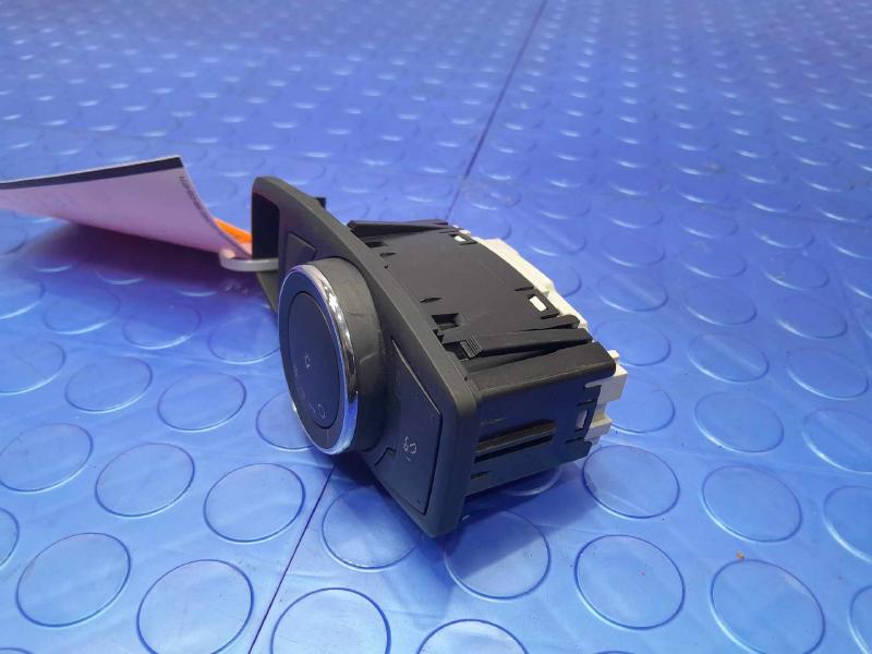 2017 Lincoln MKC Headlight Switch (Dash Mtd)