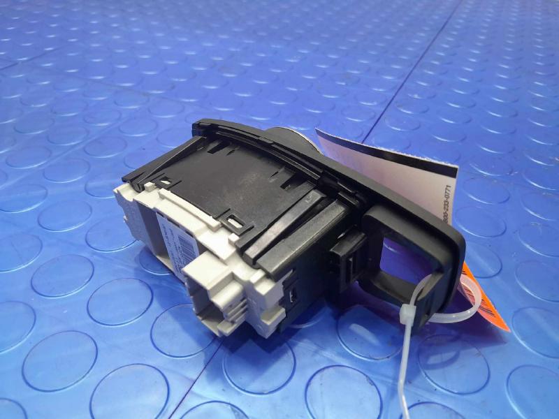 2017 Lincoln MKC Headlight Switch (Dash Mtd)