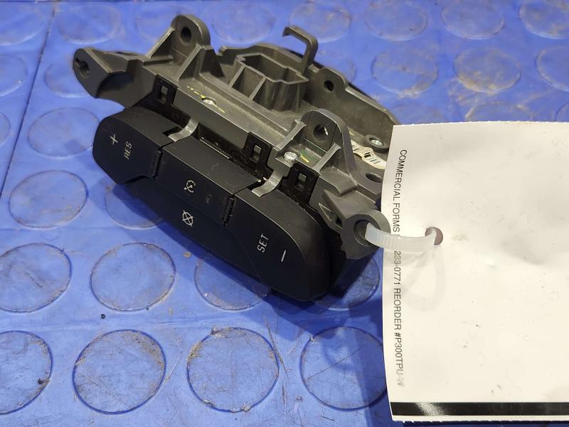 2010 Chevrolet Tahoe Combination Switch