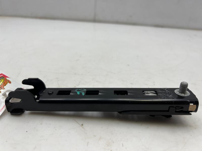 2010-2016 Mercedes-Benz W212 Seat Belt Height Adjuster 212-860-00-88