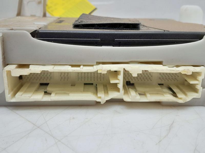 2012 Toyota Prius C 1.5L Multiplex Network Module BCM OEM 89221-52380