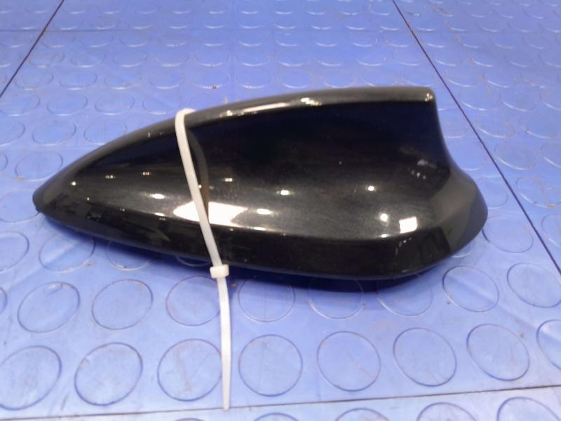 2018 BMW 740I Antenna