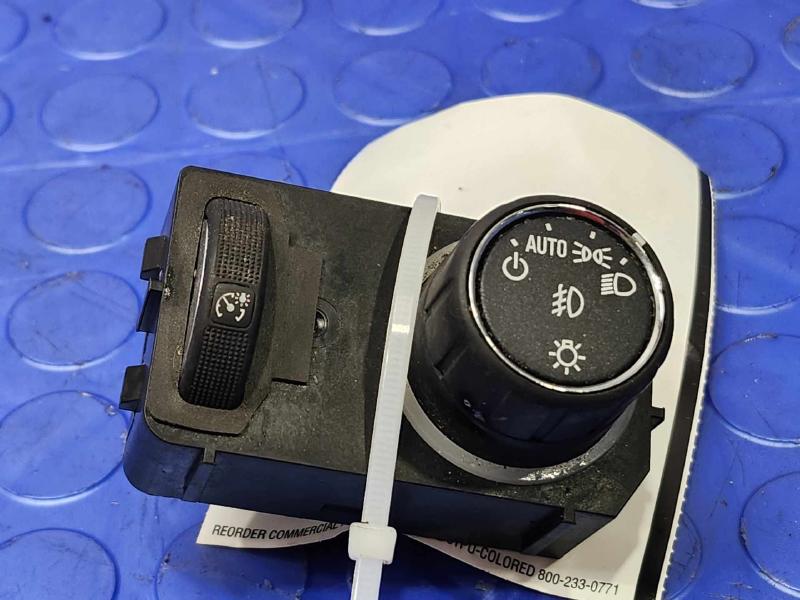 2014 Chevrolet Silverado 1500 Headlight Switch (Dash Mtd)