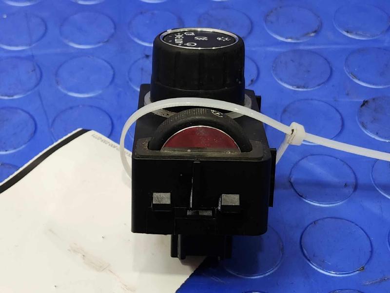 2014 Chevrolet Silverado 1500 Headlight Switch (Dash Mtd)