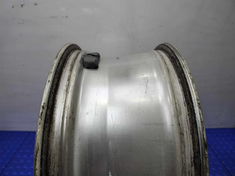 2011 Volkswagen Touareg Wheel