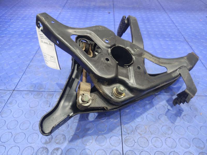 1988-1993 Isuzu NPR Brake Pedal Assembly OEM Genuine Factory Original Part