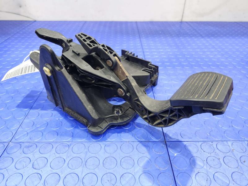 2020 Jeep Renegade Brake Pedal