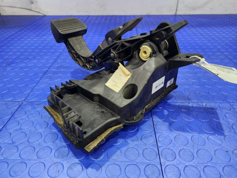 2020 Jeep Renegade Brake Pedal