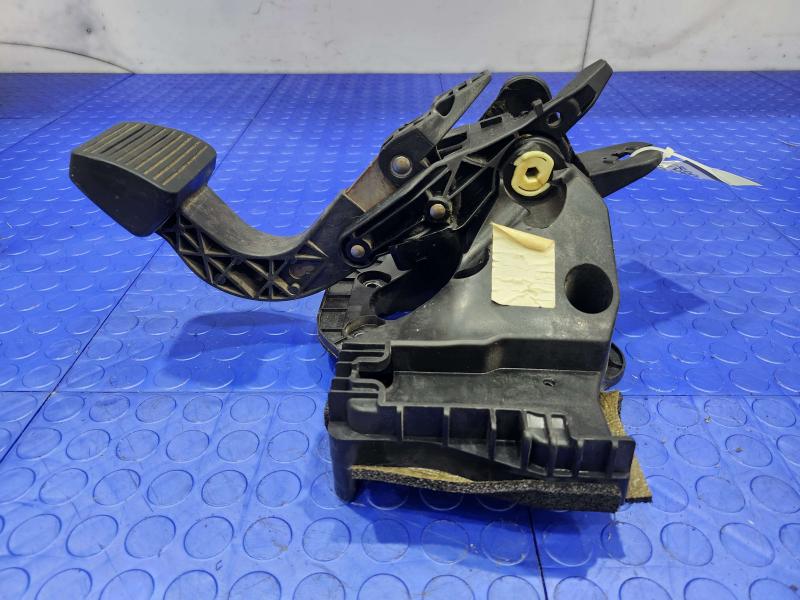 2020 Jeep Renegade Brake Pedal