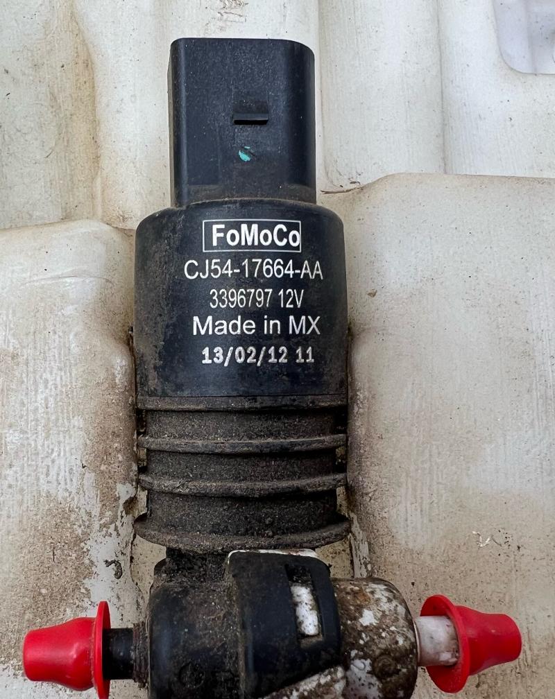 2013 Ford C-MAX Washer Bottle