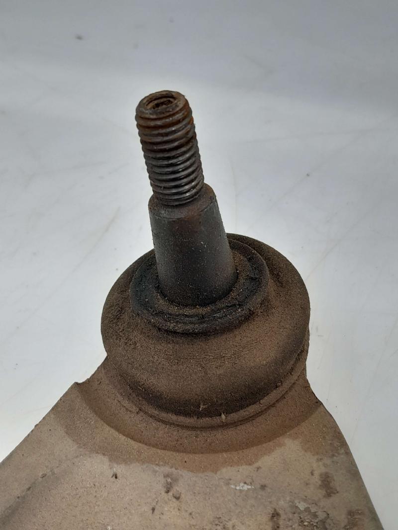 2007 Cadillac DTS Lower Control Arm Front
