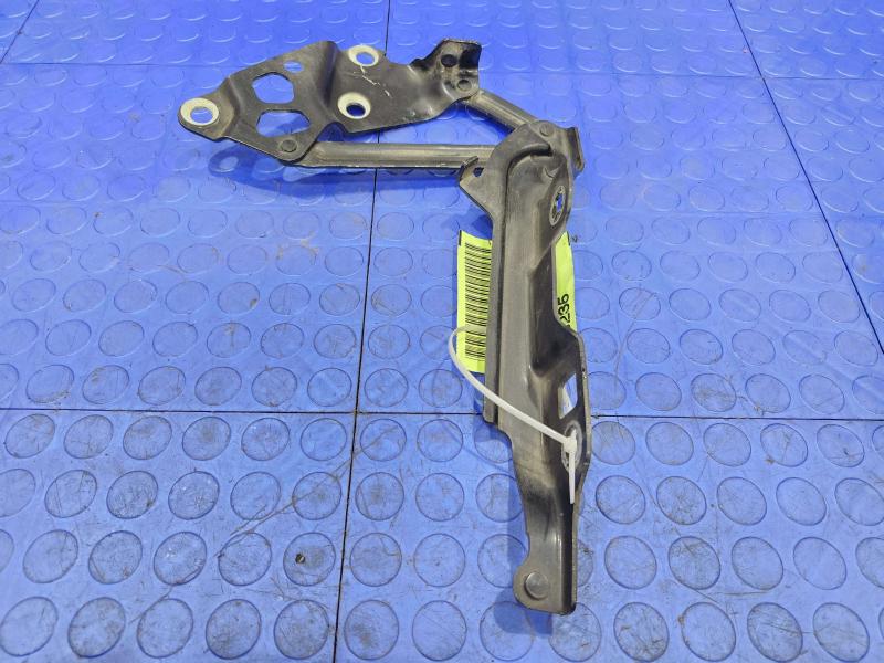 2016 Cadillac ATS Hood Hinge