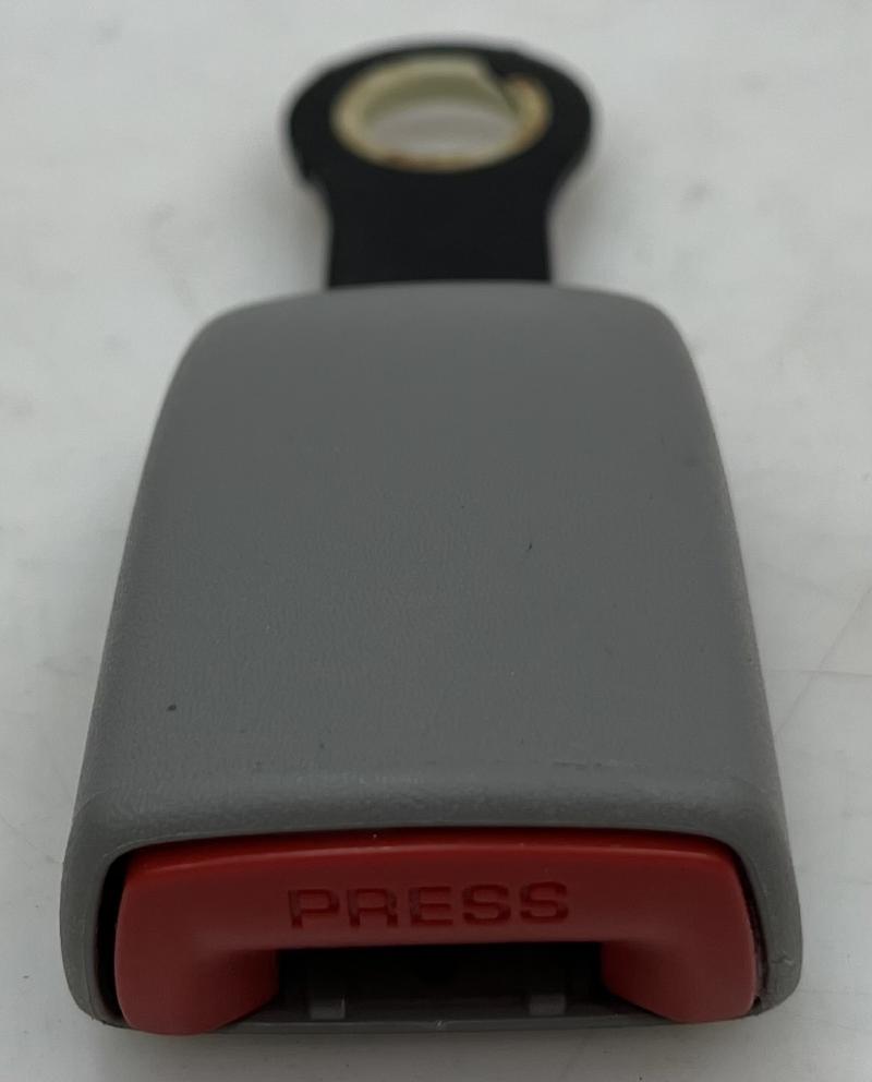 2010 - 2013 Toyota Highlander 3rd Row Rear Seat Belt Buckle Left or Right Side Gray OEM ,LH