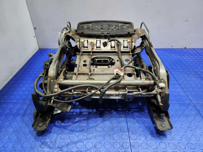 2014 Nissan Maxima Seat Track