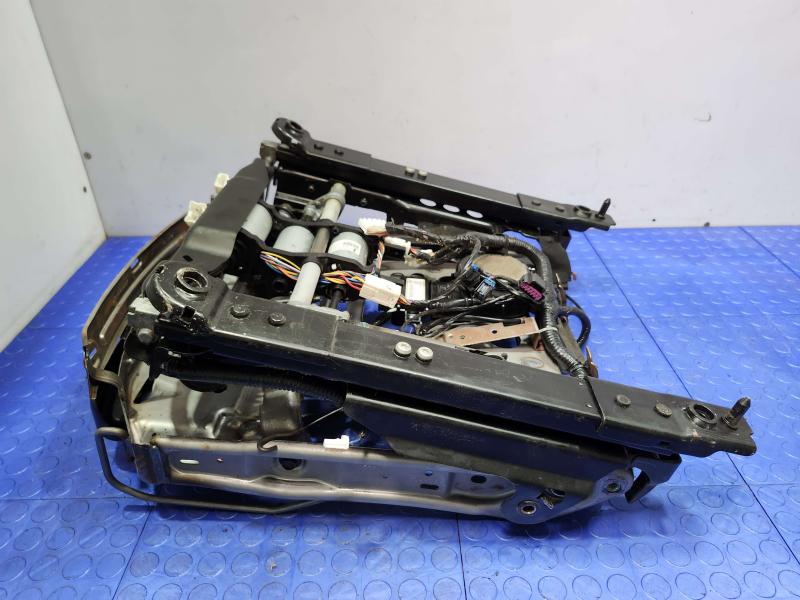 2014 Nissan Maxima Seat Track