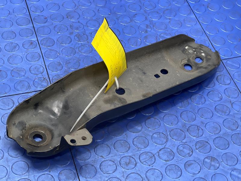2020 Nissan Altima Lower Control Arm Rr
