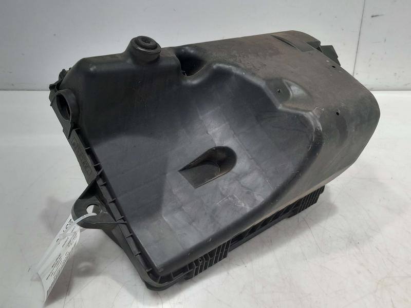 2006-2011 Cadillac DTS 4.6L Engine Air Cleaner Box Assembly OEM 25967698 15911995