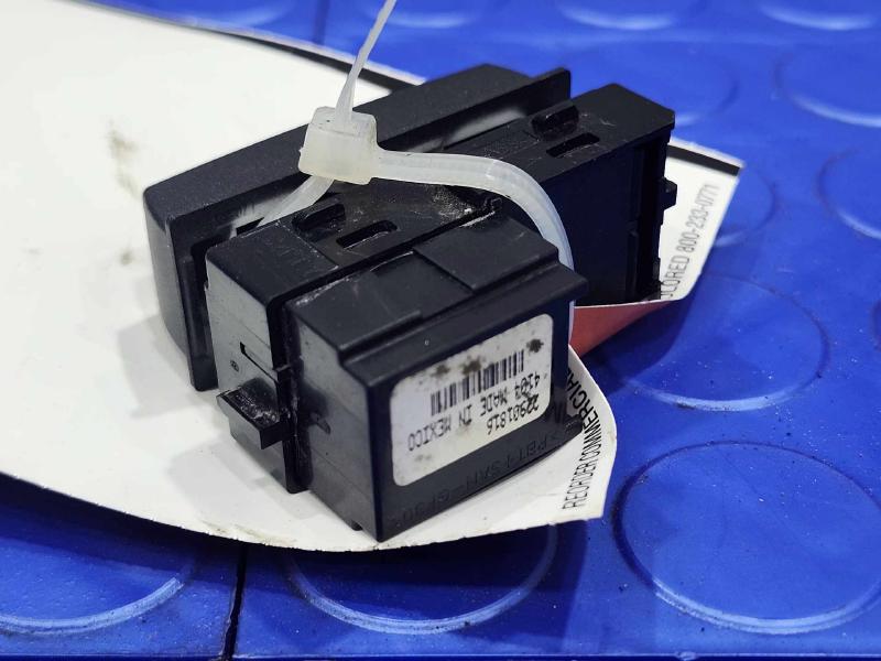 2014 Chevrolet Silverado 1500 Door Switch Front