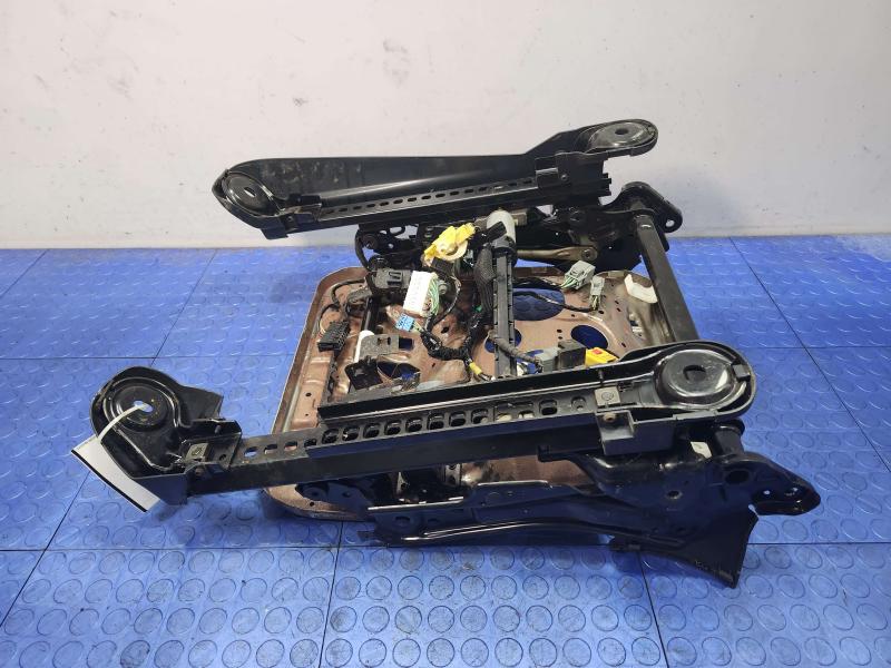 2014 Dodge Durango Seat Track