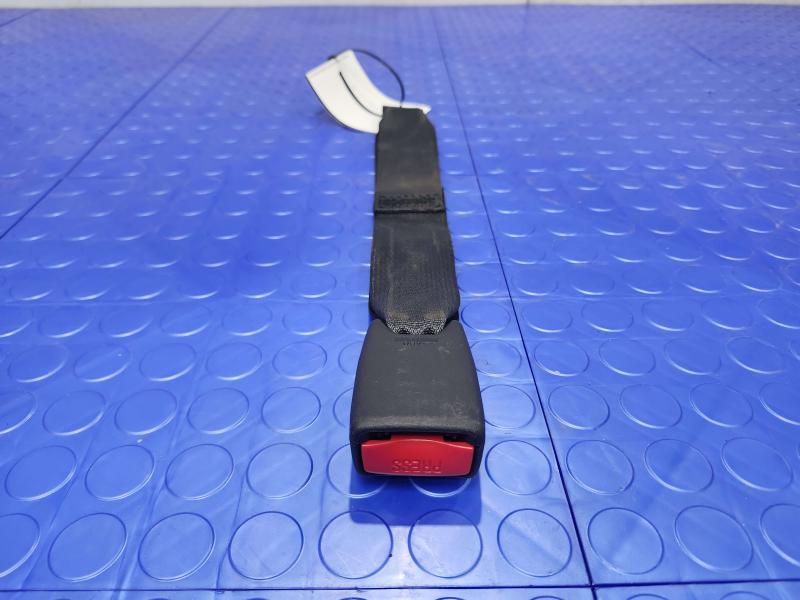 2011 Infiniti QX56 Rear Seat Belt