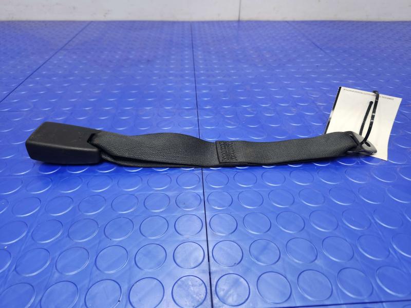 2011 Infiniti QX56 Rear Seat Belt