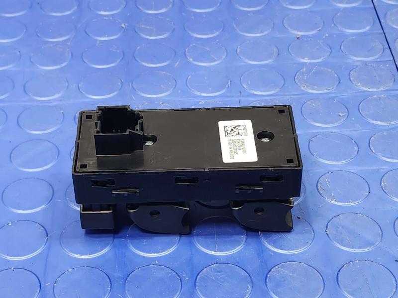 2016 Chevrolet Silverado 1500 Door Switch Front