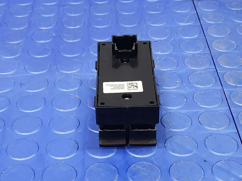 2016 Chevrolet Silverado 1500 Door Switch Front