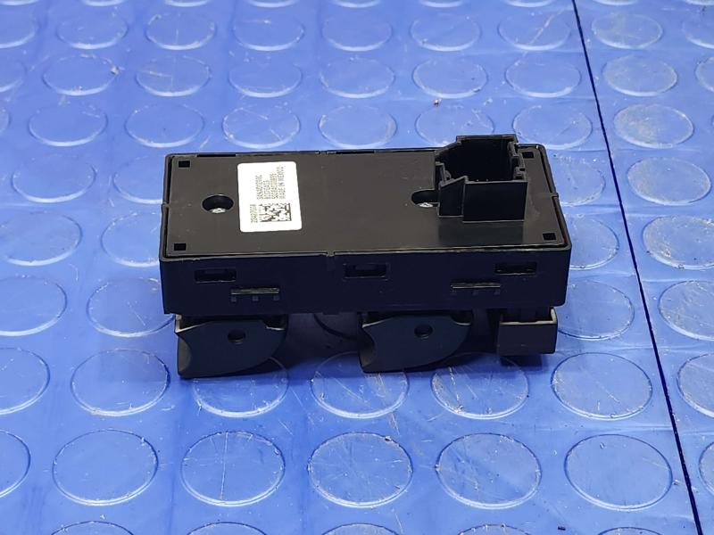 2016 Chevrolet Silverado 1500 Door Switch Front